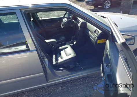 1999 Volvo S70 Glt z USA, uszkodzony, nr VIN YV1LS56D7X1592834